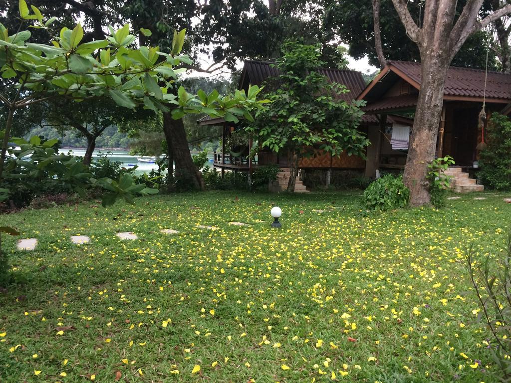 Starlight Beach Resort เกาะพยาม ภายนอก รูปภาพ